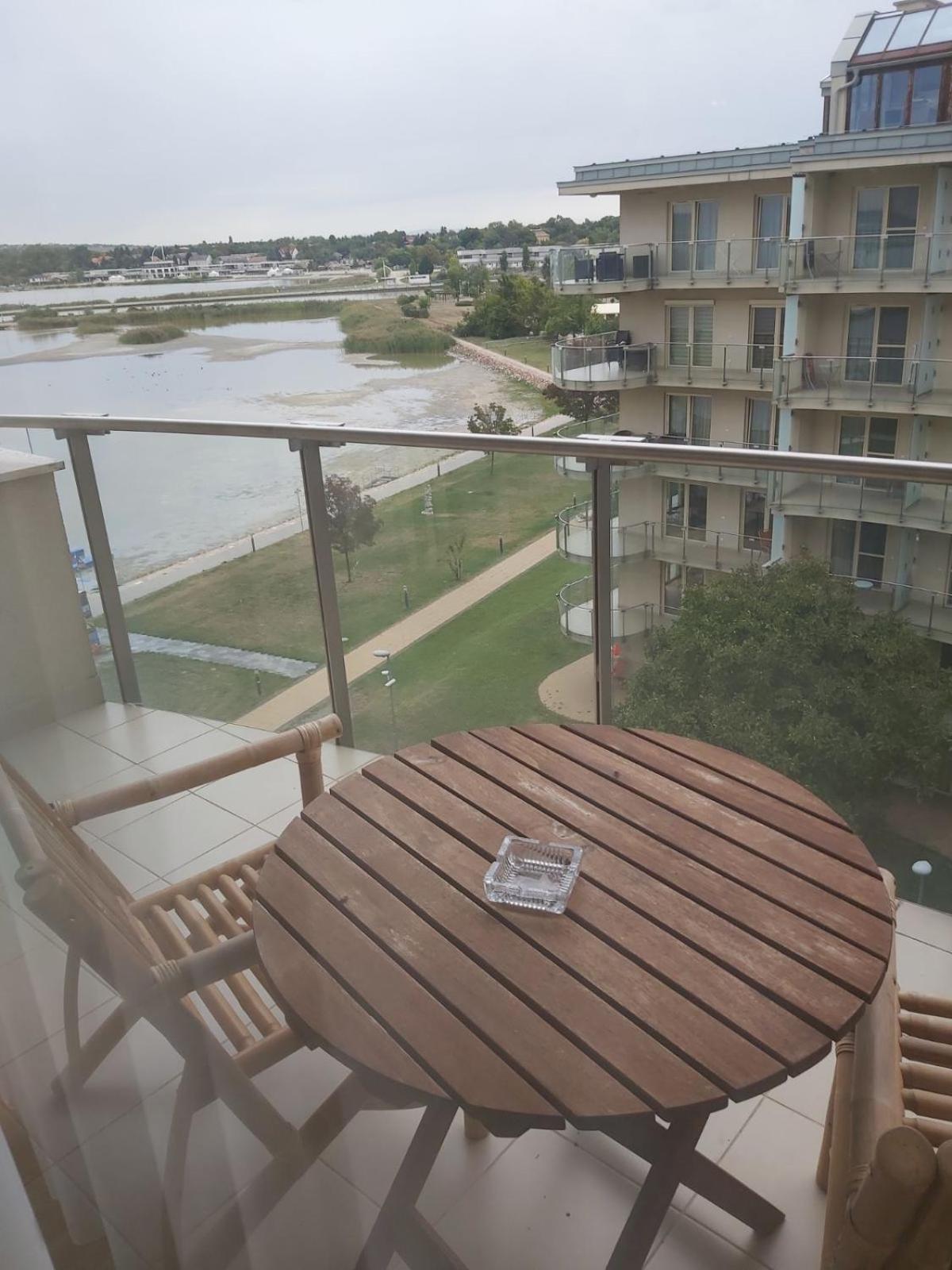 Wellness Apartments In Velence Exterior foto