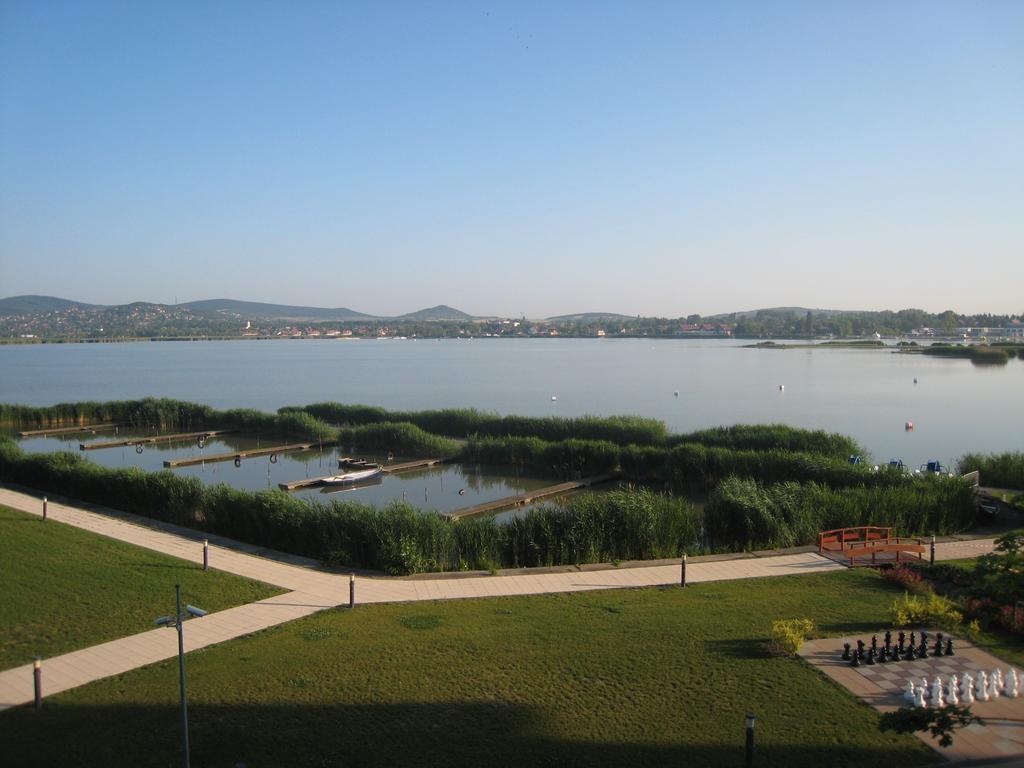 Wellness Apartments In Velence Exterior foto